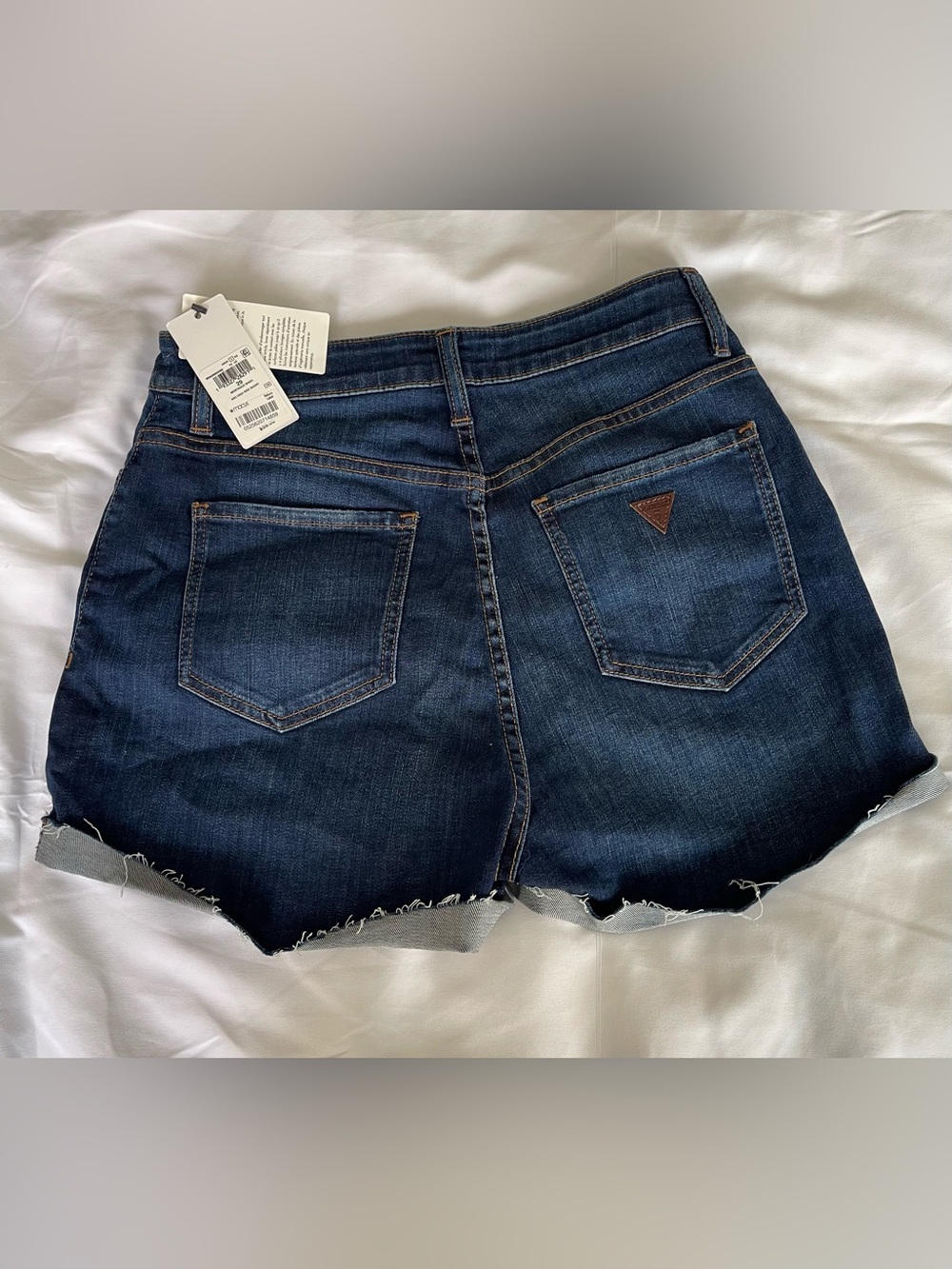 GUESS High waisted Jean Shorts -NWT-NIKI HIGH RISE SHORT Size 29 - Picture 3 of 9